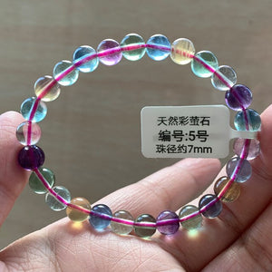 Brazalete con perlas de fluorita con variaciones de color