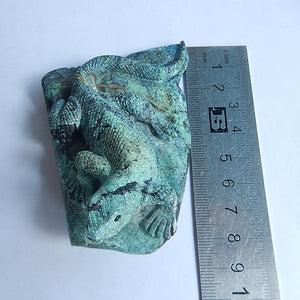 Figura de lagarto de turquesa tallada a mano